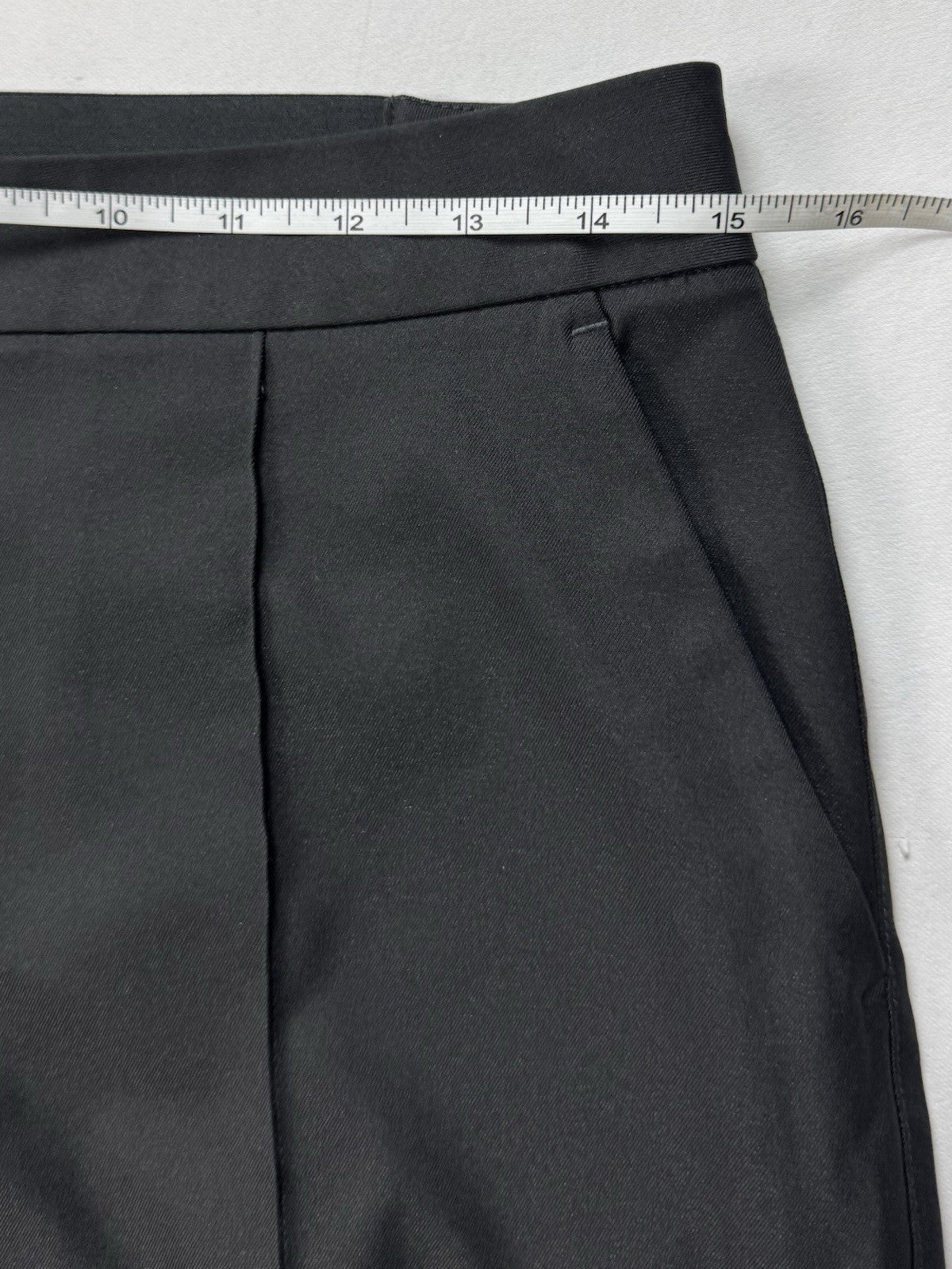 PUMA Women’s Golf Shorts Size S. (B.39)