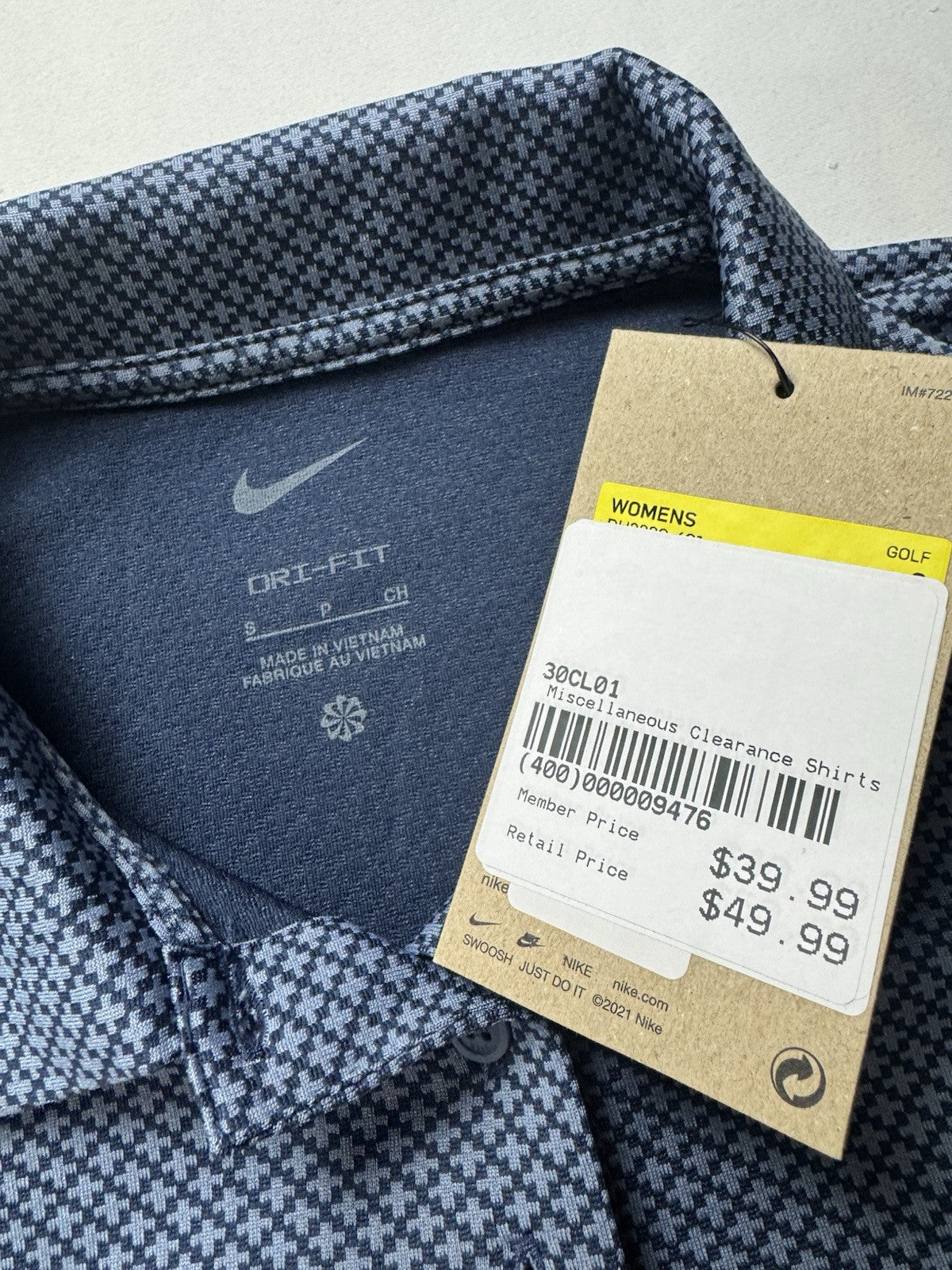 Nike Dri-fit Women’s Golf Shirt Sz S.    (B.39)