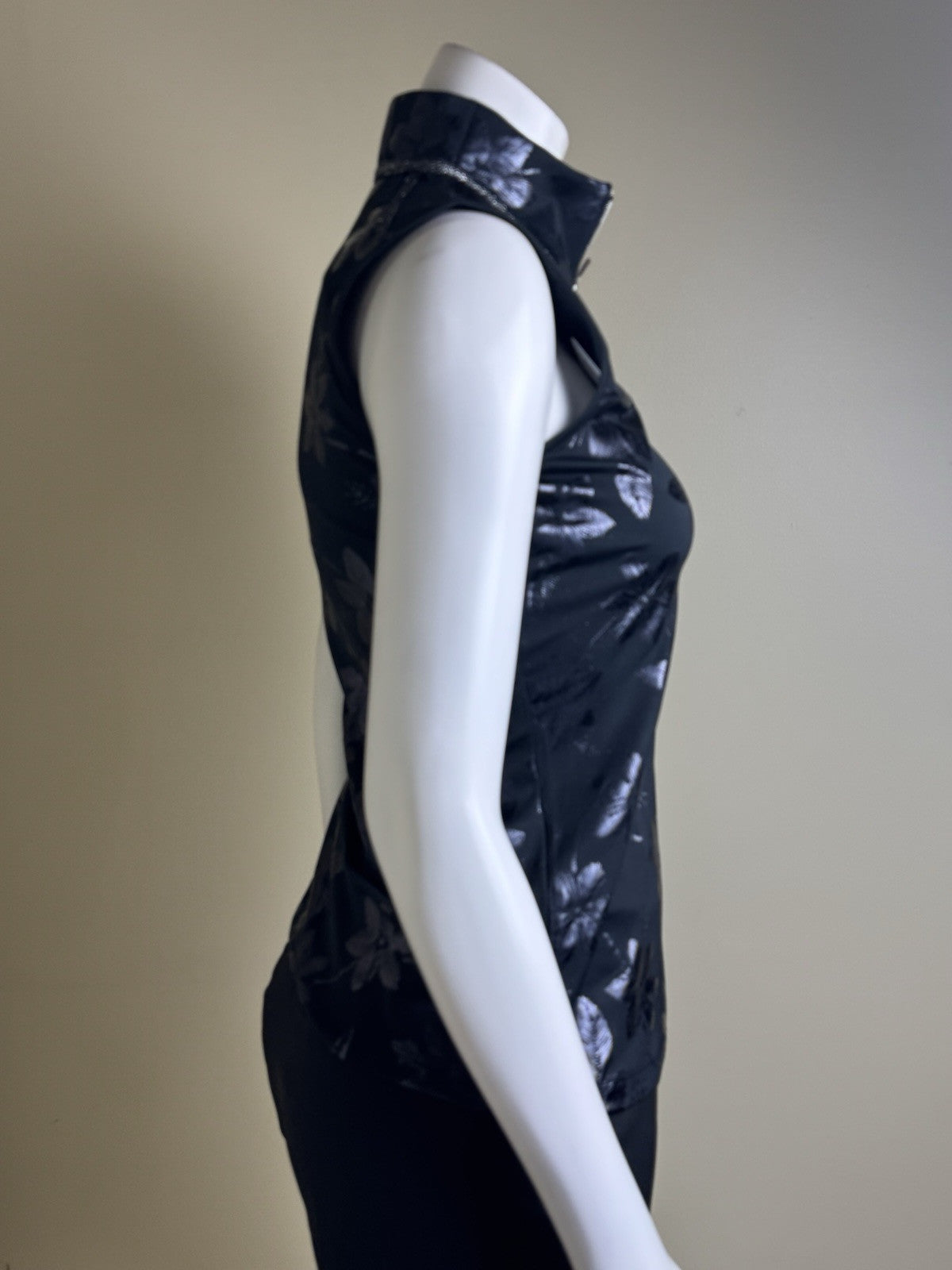 NIVO SPORT Women's Golf Sleeveless Shirt Size XS.    (B.82)