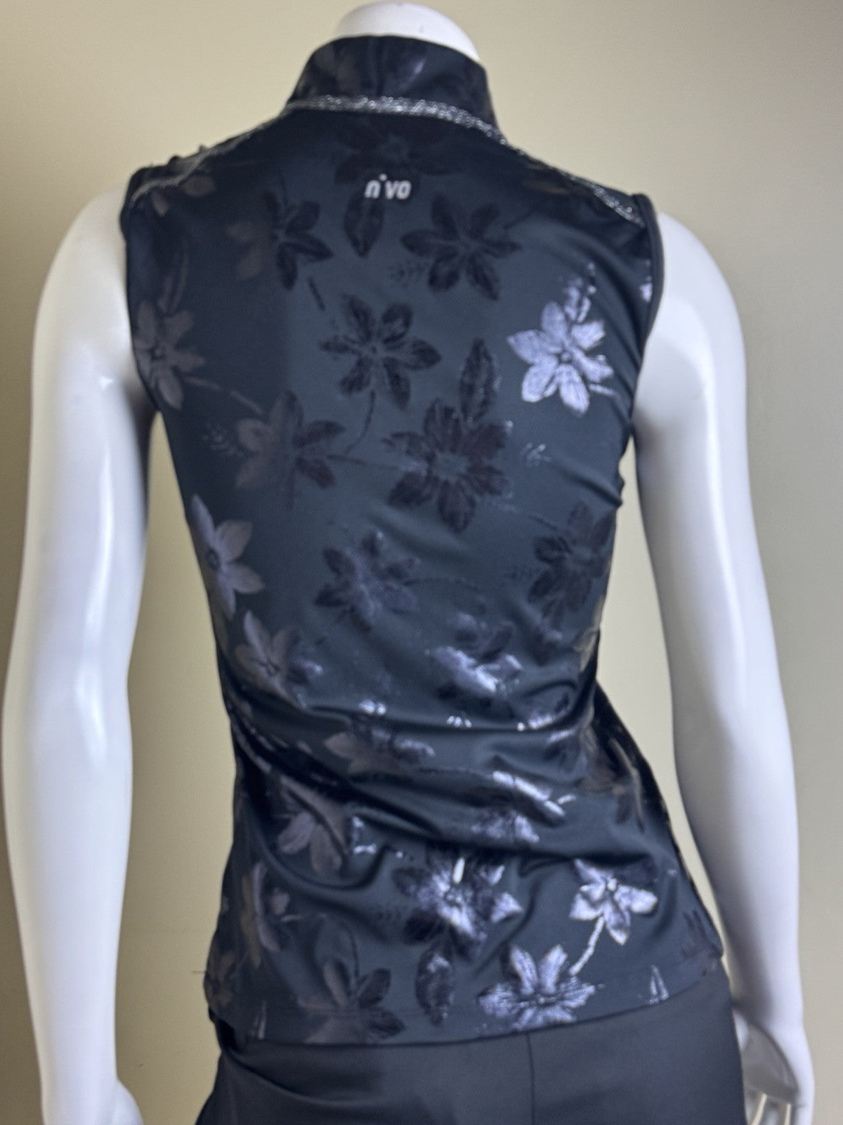 NIVO SPORT Women's Golf Sleeveless Shirt Size XS.    (B.82)