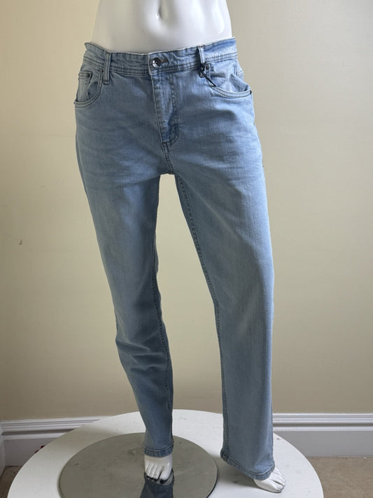 $99 William Rast Women’s Blue Jeans Sz 34/32.  (B.94)