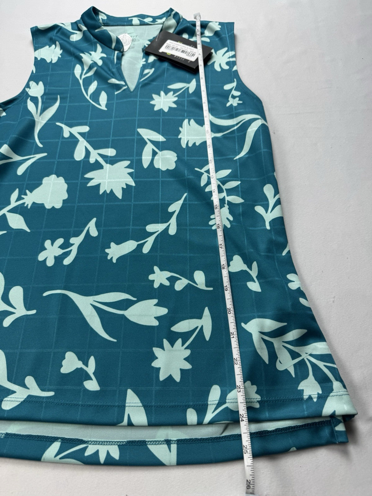 Nike Dri-fit Women’s Golf Shirt Sz S.    (B.33)