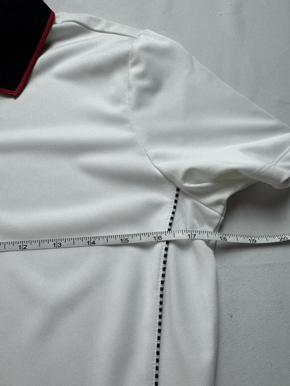 Greg Norman Women's Golf Polo Shirt White Sz S.    (B.135)