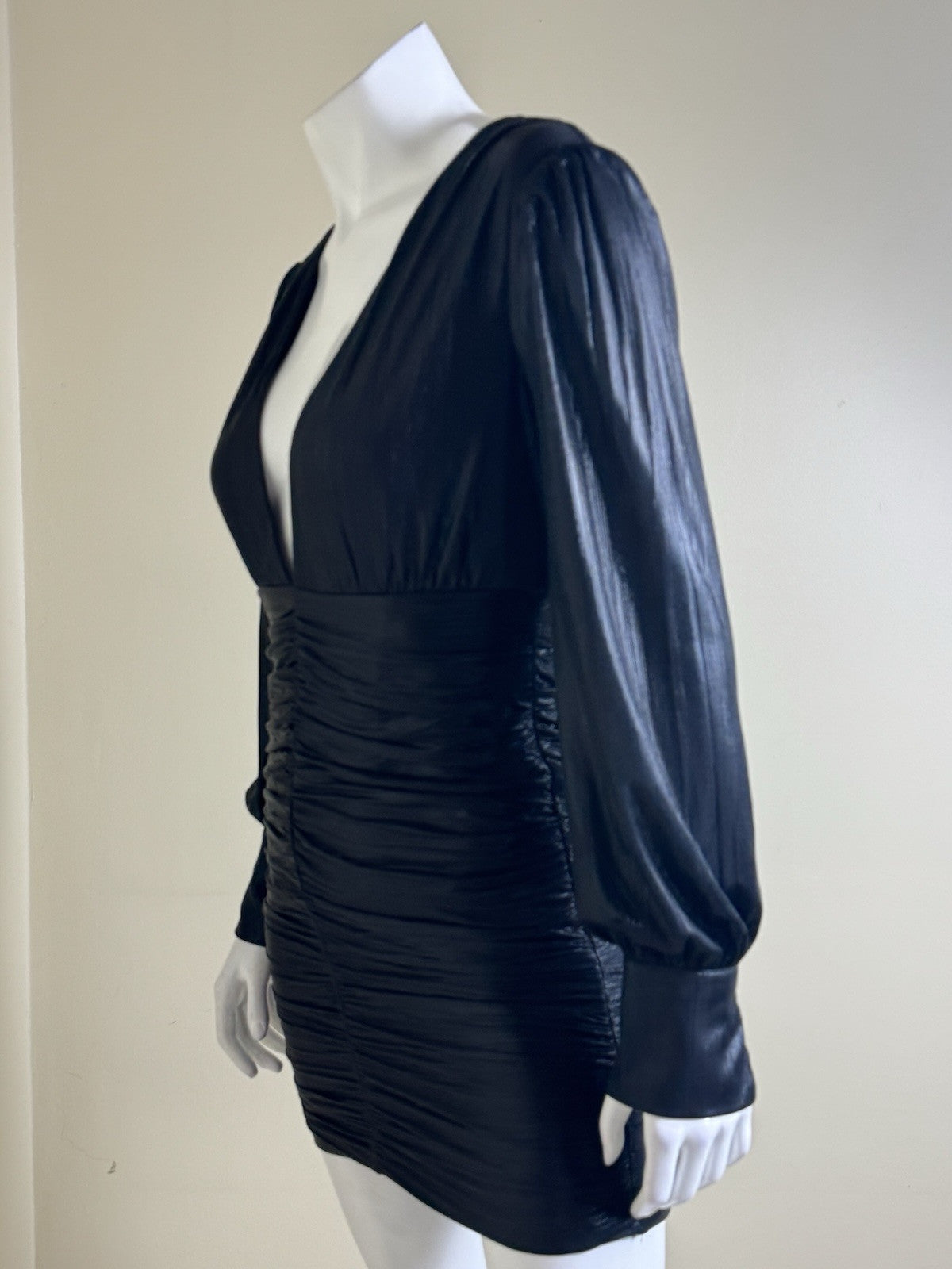 Mad For Love Black Long Sleeve Dress V-Neck Sz S. (B.147)