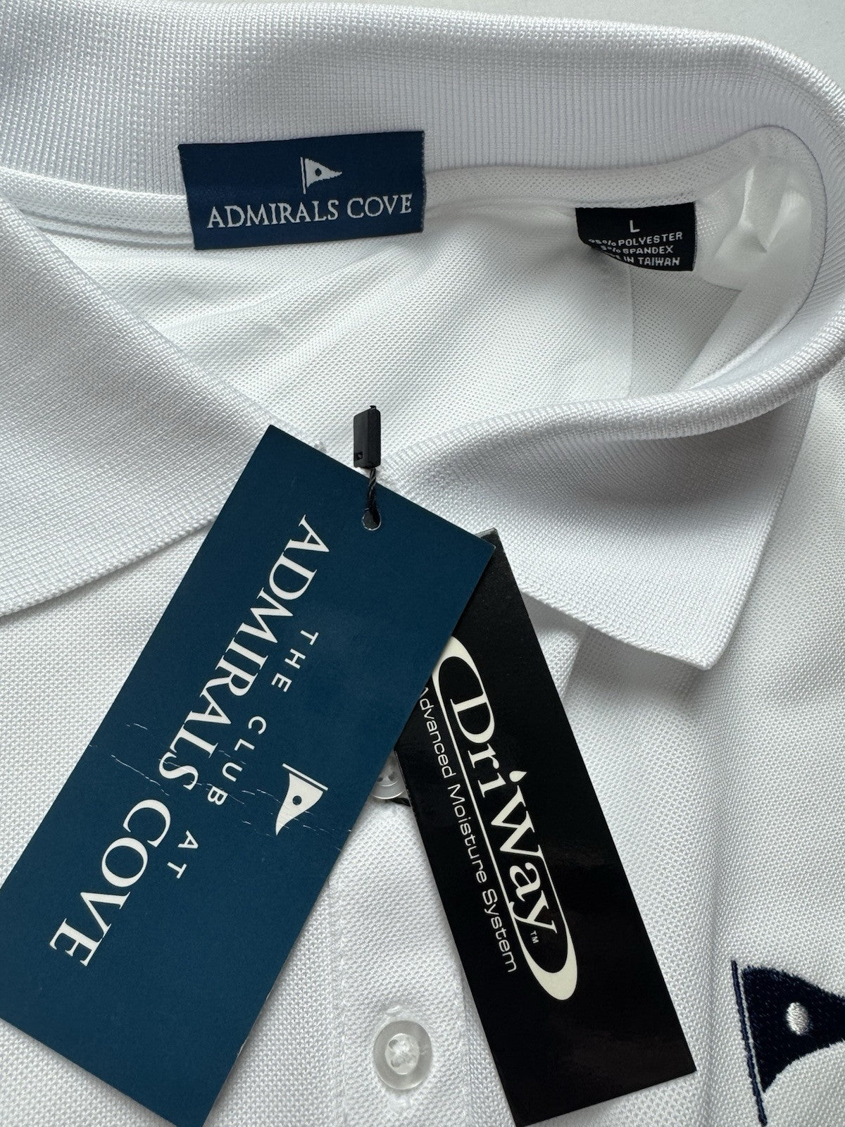 ADMIRALS COVE Women’s Golf White shirt Sz L.  (B.39)