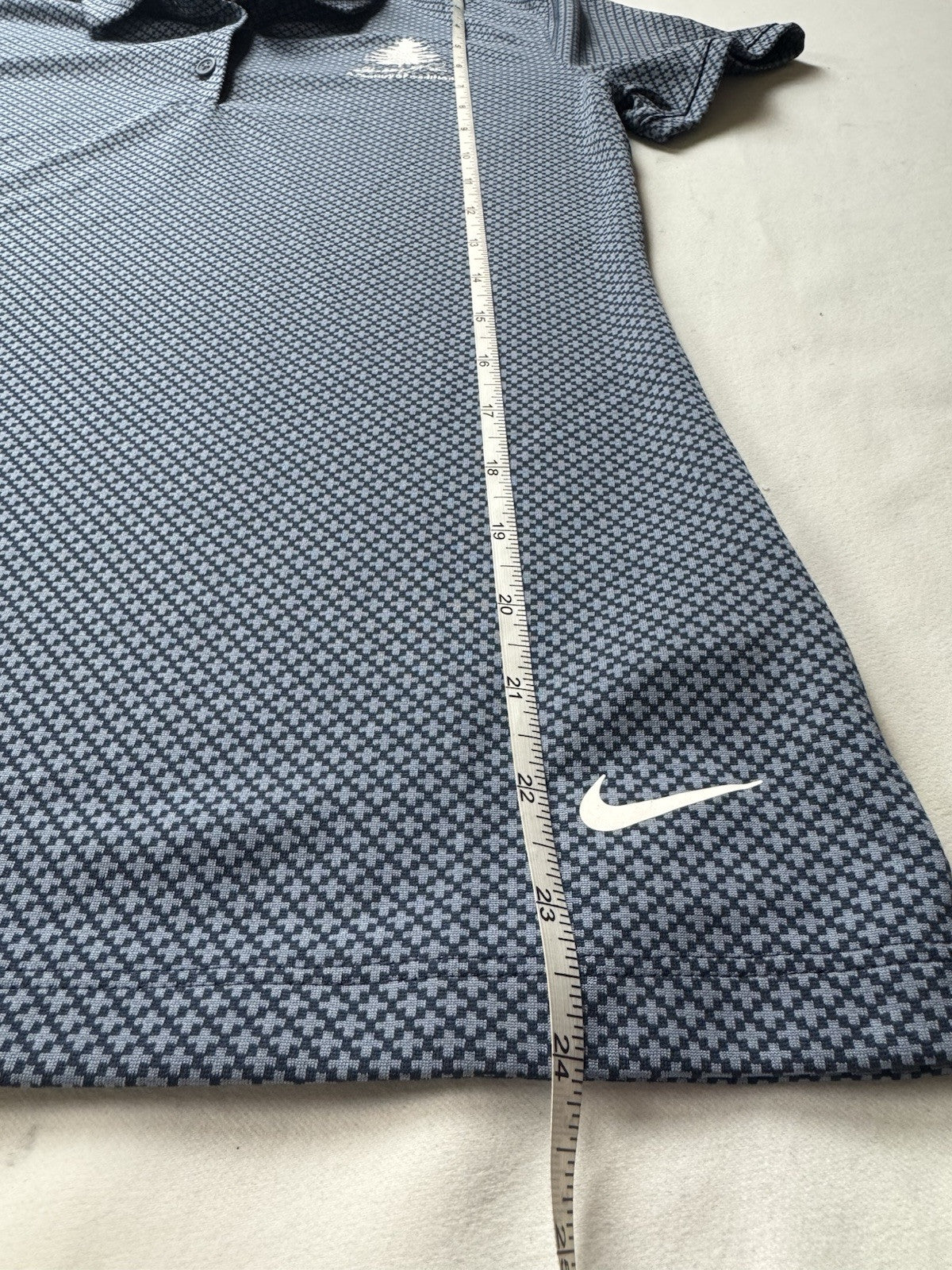 Nike Dri-fit Women’s Golf Shirt Sz S.    (B.39)