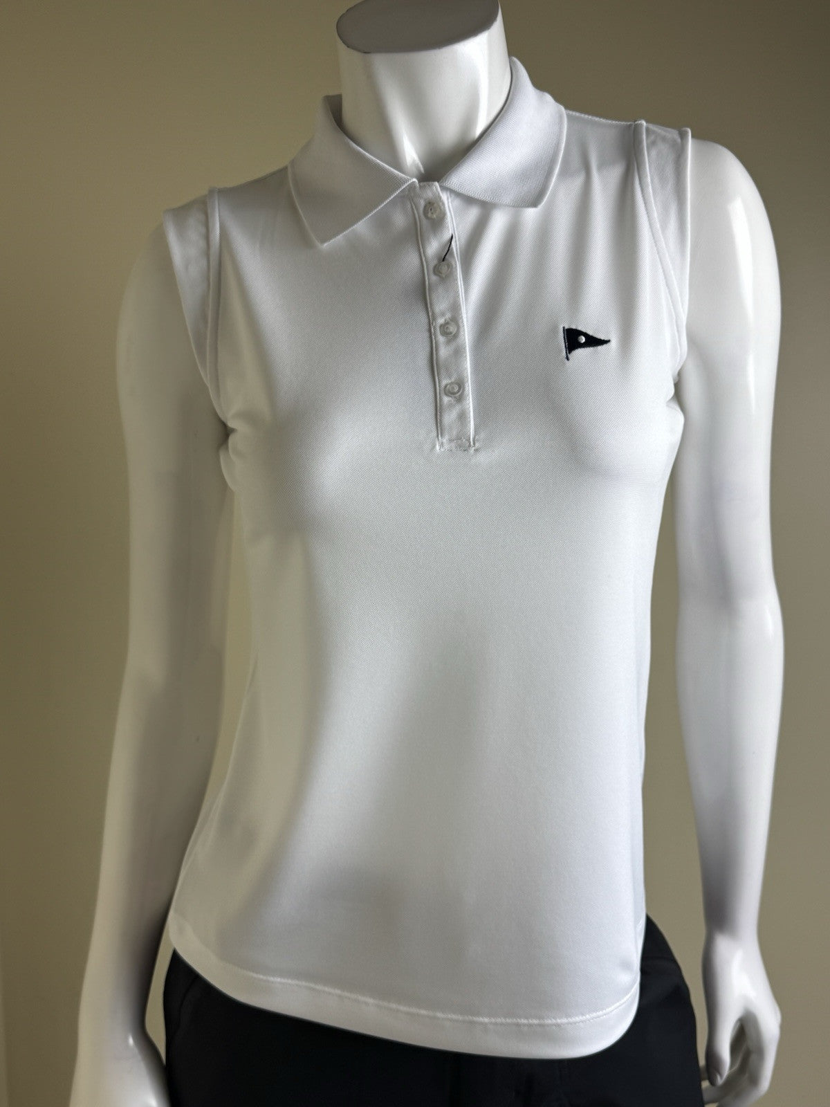 ADMIRALS COVE Women’s Golf White shirt Sz L.  (B.39)