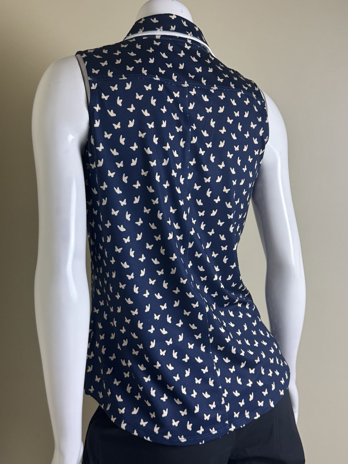 BELYN KEY Women’s Golf Shirt Sz S.    (B.33)