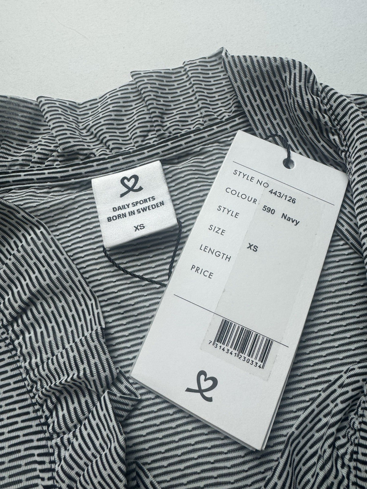 Daily Sports Women’s Golf Shirt Sz XS     (B.147)