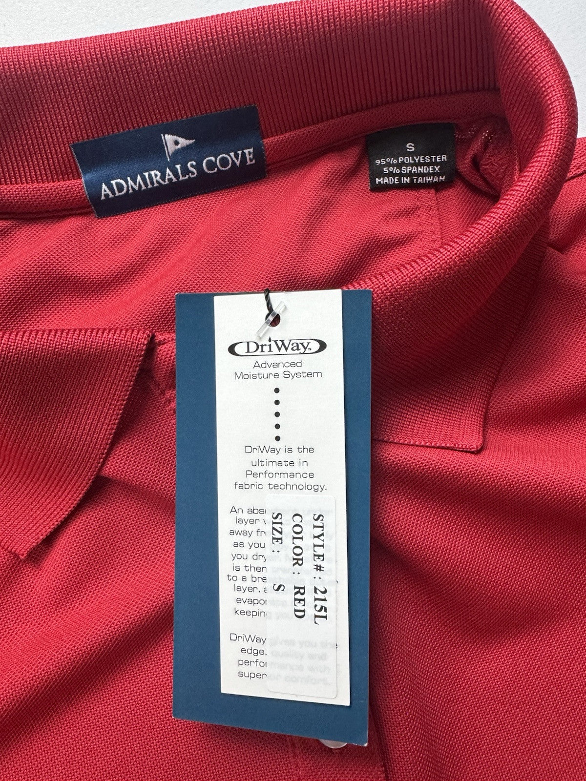 ADMIRALS COVE Women’s Golf Red shirt Sz S..  (B.39)
