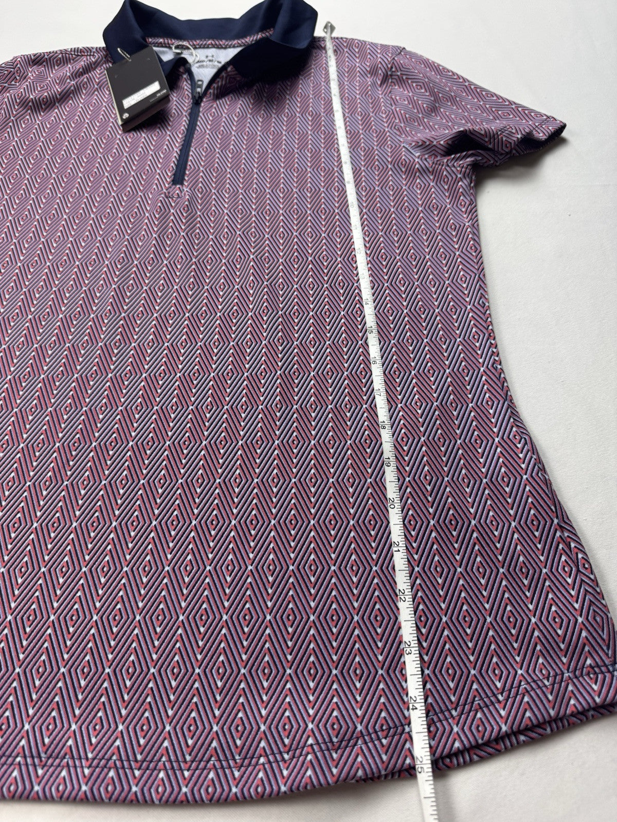 Under Armour Women's Golf Tennis Shirt Sz M.    (B.44)