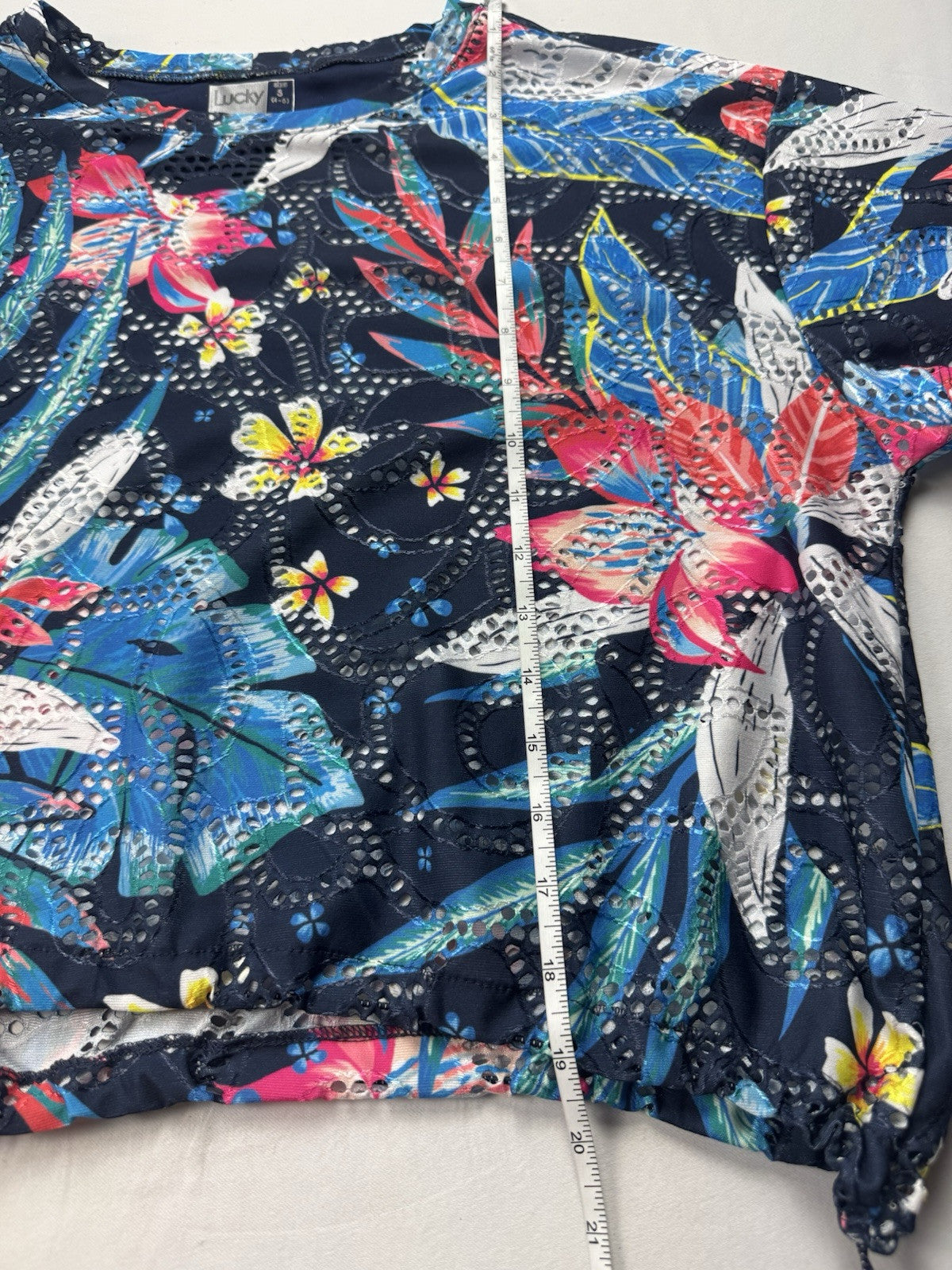 Lucky In Love Women’s Tennis Golf Shirt Sz S.     (B.33)