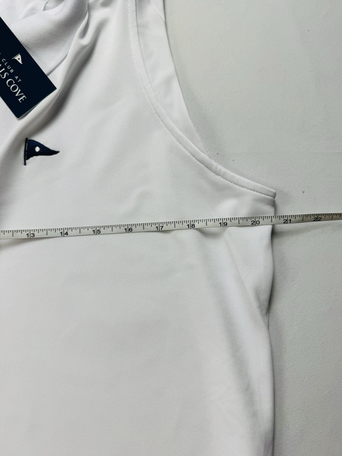 ADMIRALS COVE Women’s Golf White shirt Sz XL.  (B.39/1)