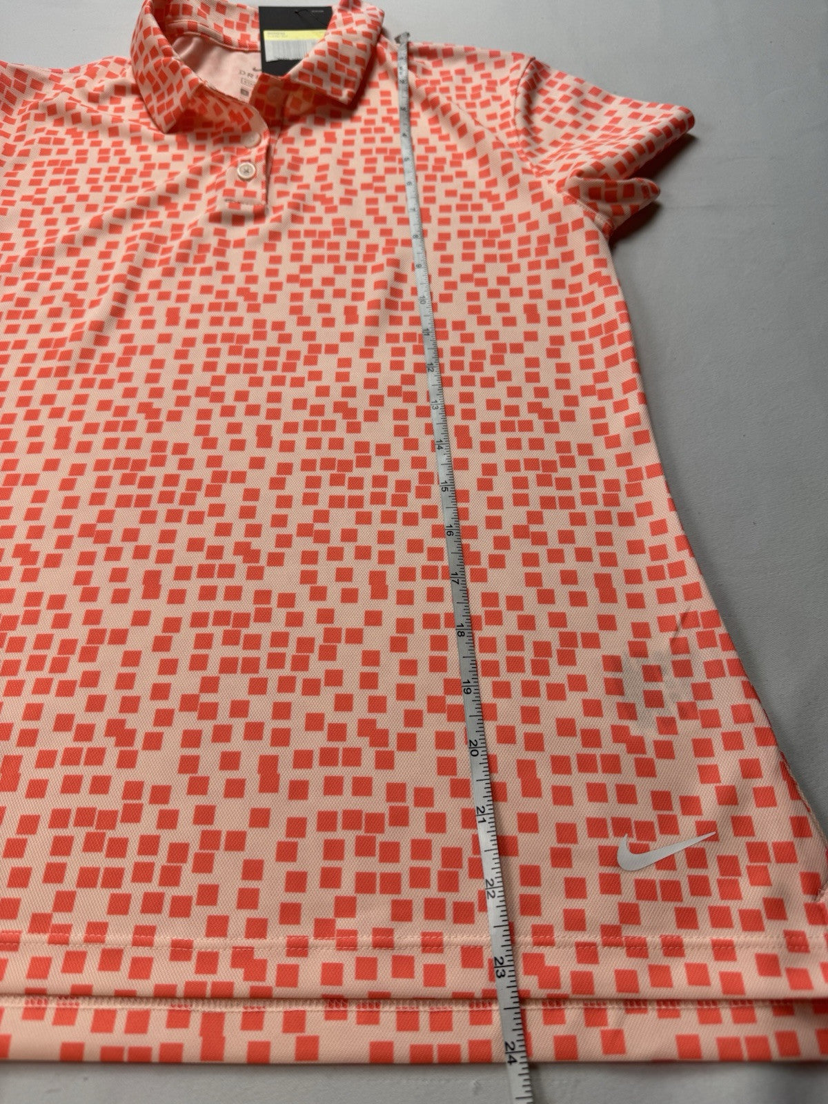 Nike Dri-fit Women’s Golf Shirt Sz S.    (B.39)