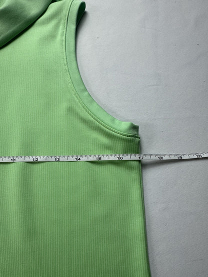 Under Armour Women's Golf Tennis Shirt Sz M.    (B.33)