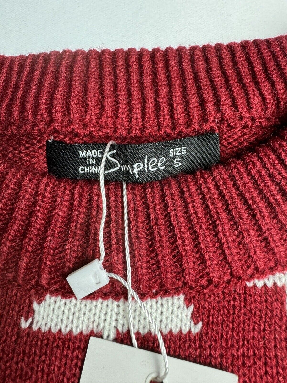 Simplee Sweater Knitted Red Reindeer Pattern Sz S.       (76)