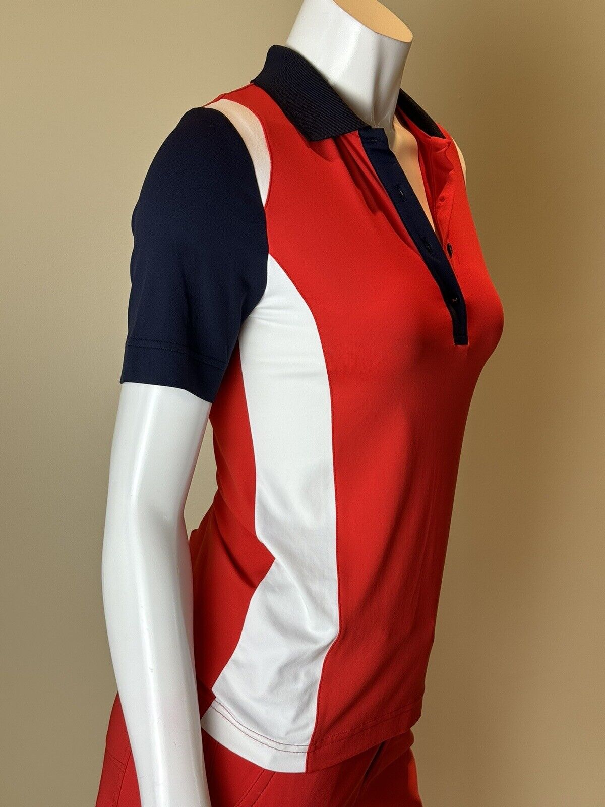 GOLFINO Women's Golf Shirt Size 6. (74)