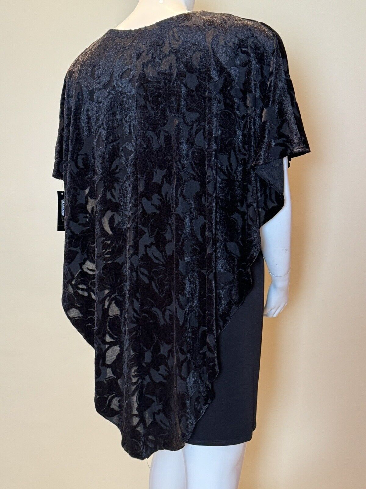 Glamour Woman's Size 6 Black Cape Dress. (64)