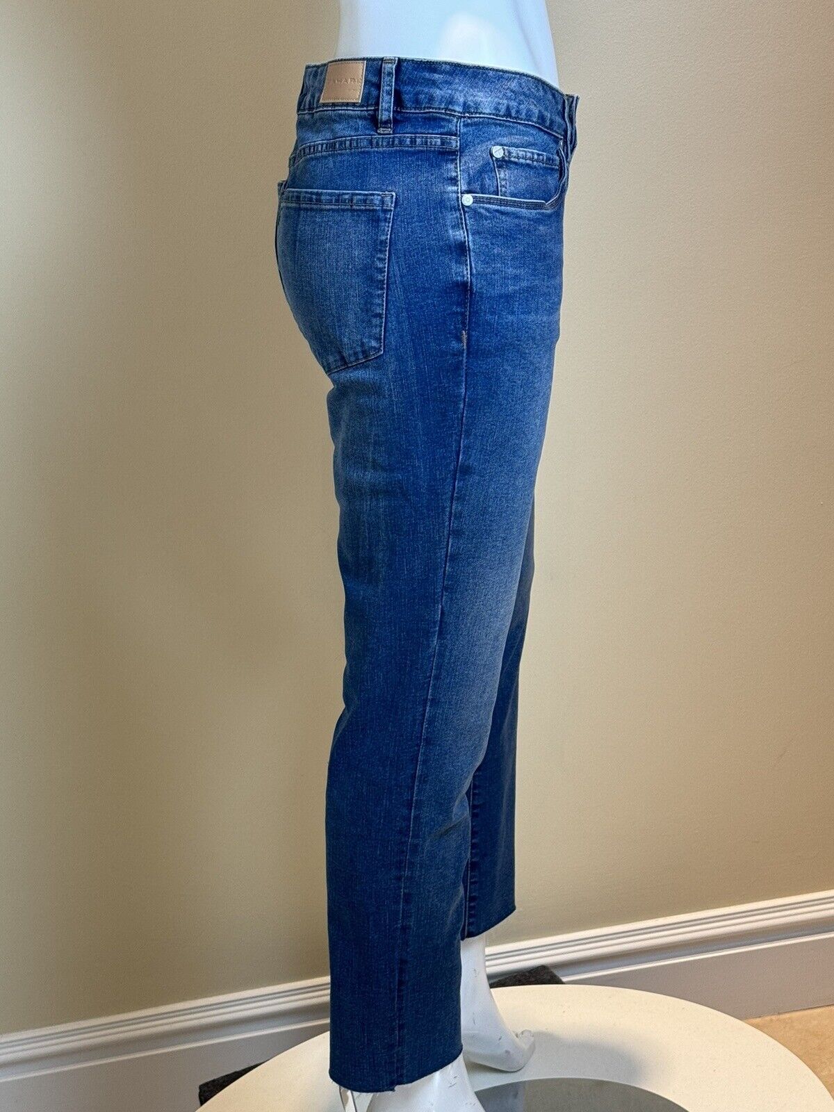 Tahari Olivia rayon denim mid rise slim straight leg jeans Sz 12/31. (64)