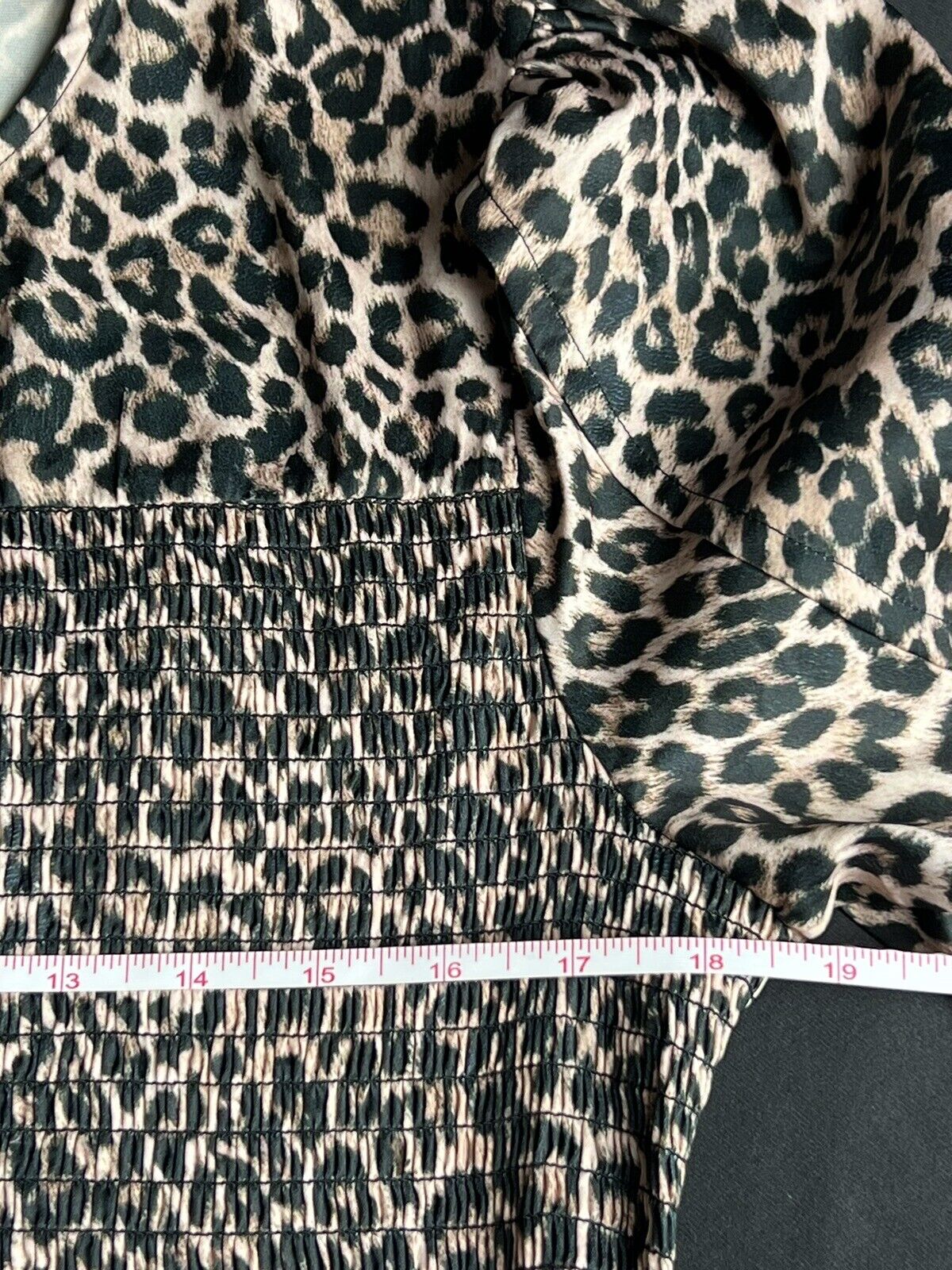 Joe’s Jean Women’s Leopard Blouse Stretchy Top  Size XL.  (51)