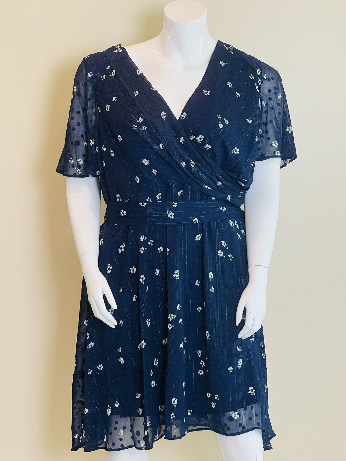 DKNY Dress Plus Size 20W Navy Blue Floral Printed V-Neck Ruffled Knee Length (2)