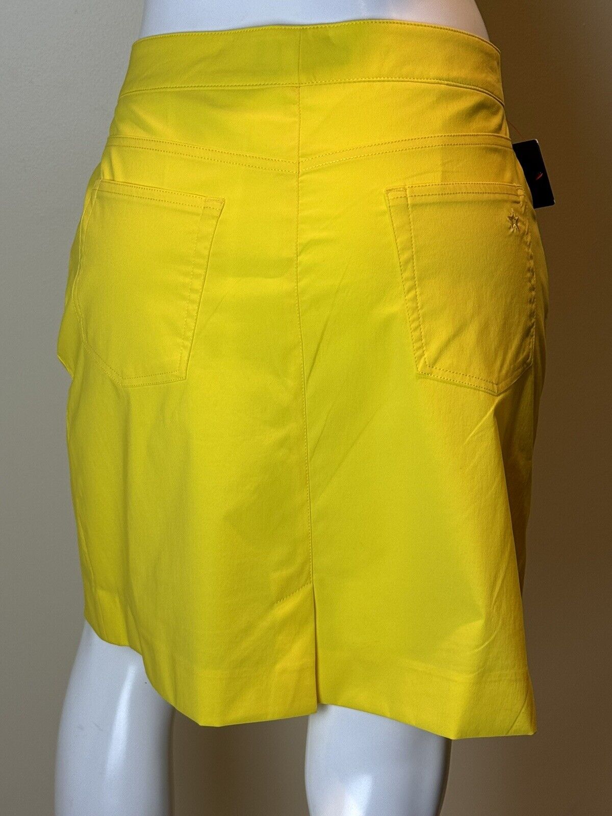 LOHLA Sport Golf Skort Yellow Skirt Sz 8    (62)