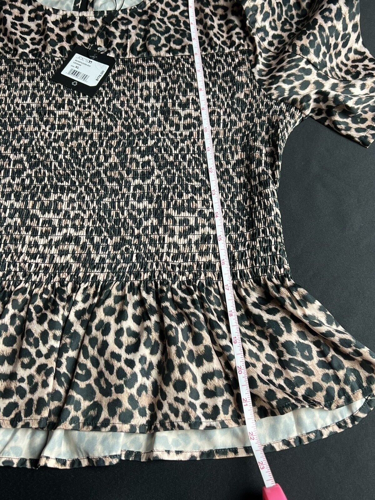 Joe’s Jean Women’s Leopard Blouse Stretchy Top  Size XL.  (51)