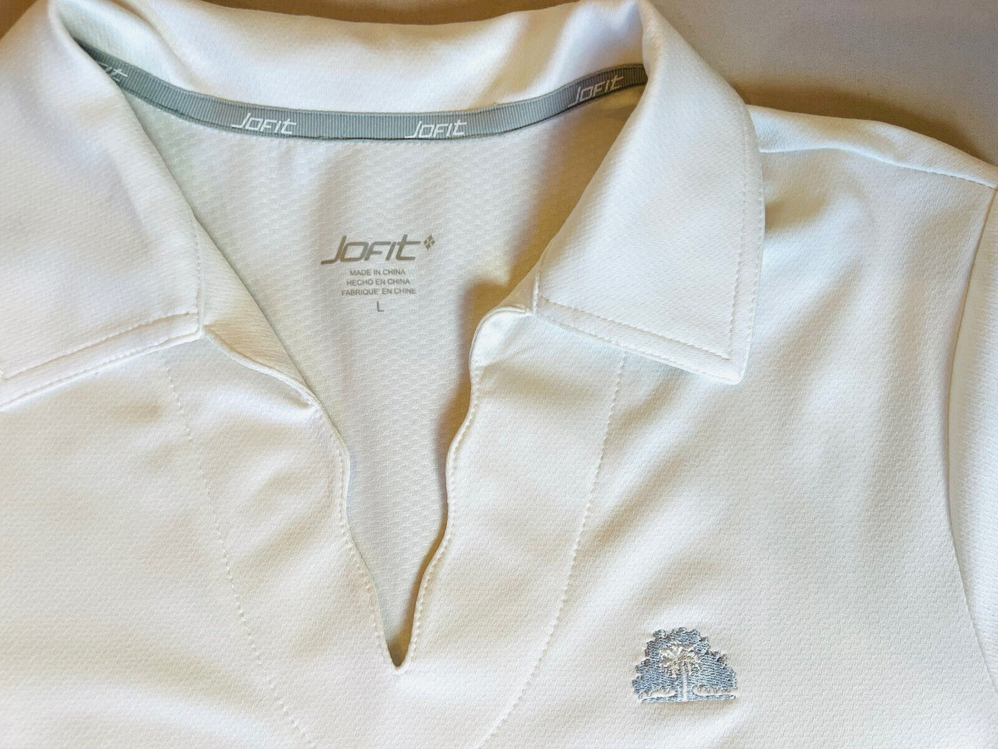 JOFIT WOMEN'S WHITE SCALLOPED V NECK GOLF SHIRT SZ L