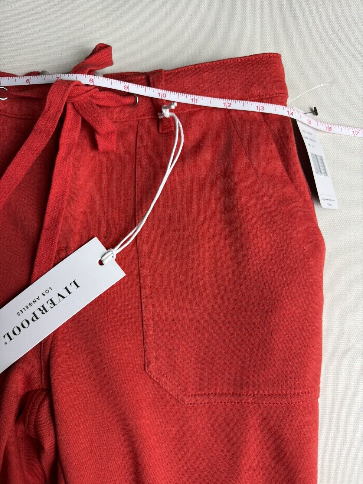 Liverpool Women’s Size 6 Red Joggers.   (02)