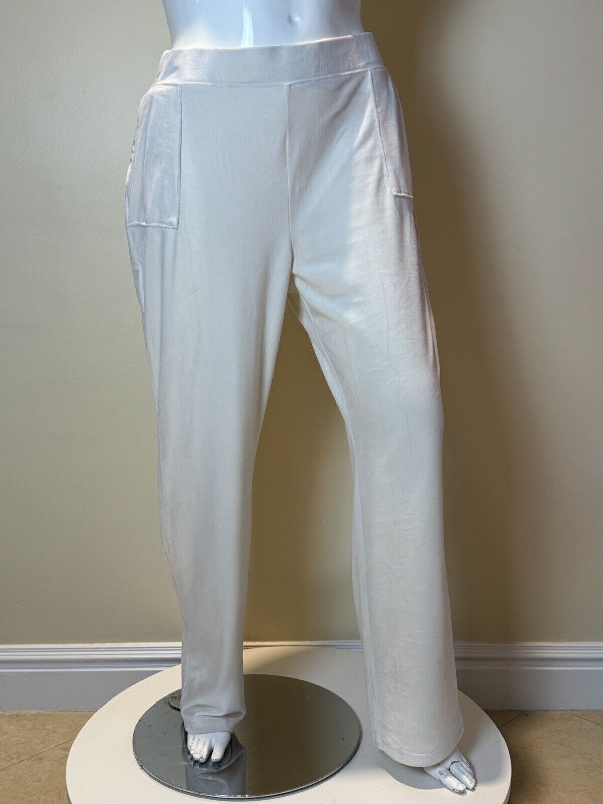 Juicy by Juicy Couture Mid Rise Cream Velour Pants - Size 2XL