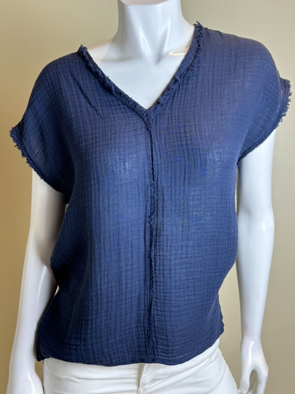 MICHAEL STARS Women’s Navy Top Sz XS. Blouse.    (59)