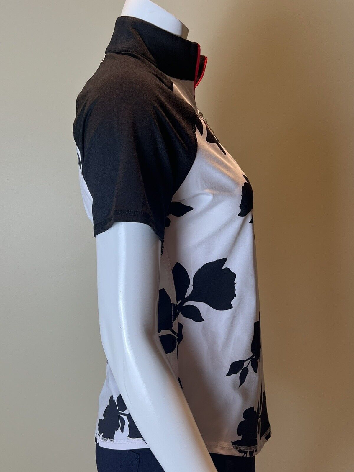 JOFIT Women's Golf Shirt/Top White Black Floral Size S      (50)