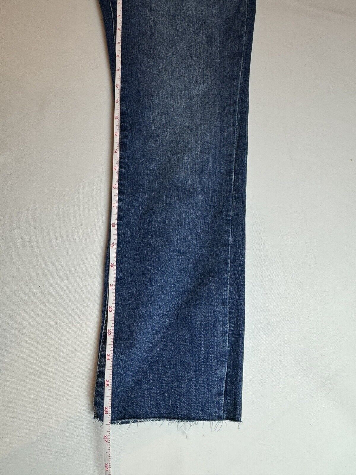 Tahari Olivia rayon denim mid rise slim straight leg jeans Sz 12/31. (64)