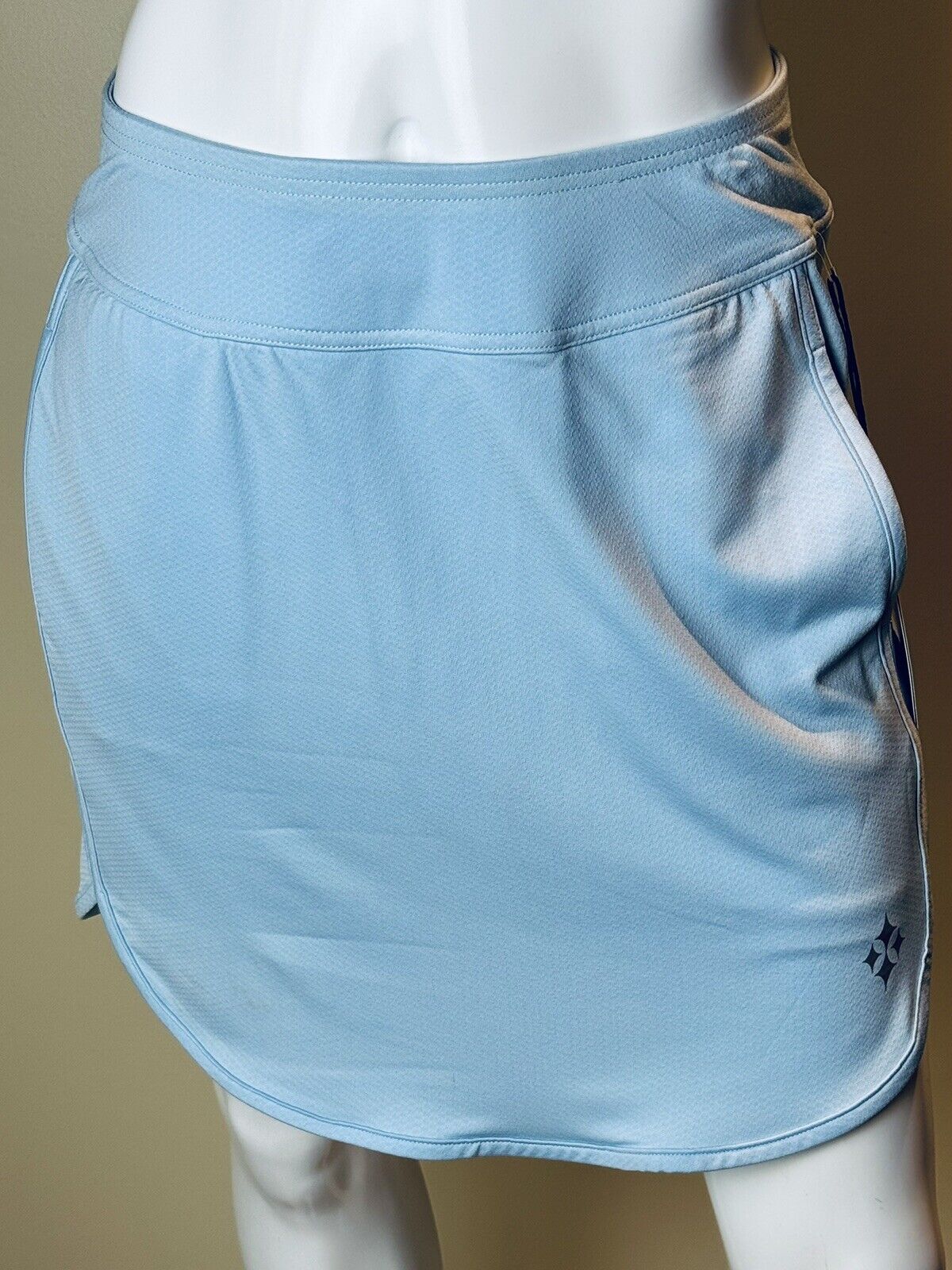 Puma Women’s Golf Skirt Sz S Blue.   (44)