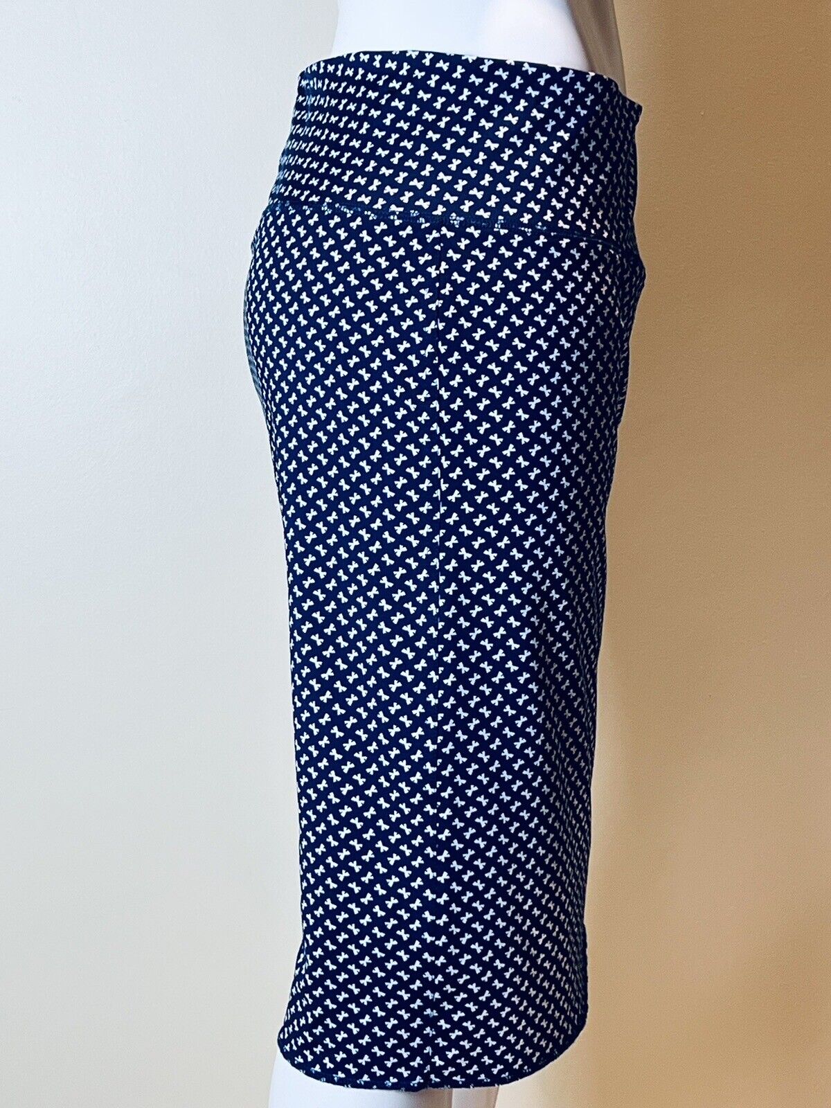 JOFIT NWT Slip On Navy White Stretch Pencil Skirt Size S.          (51)