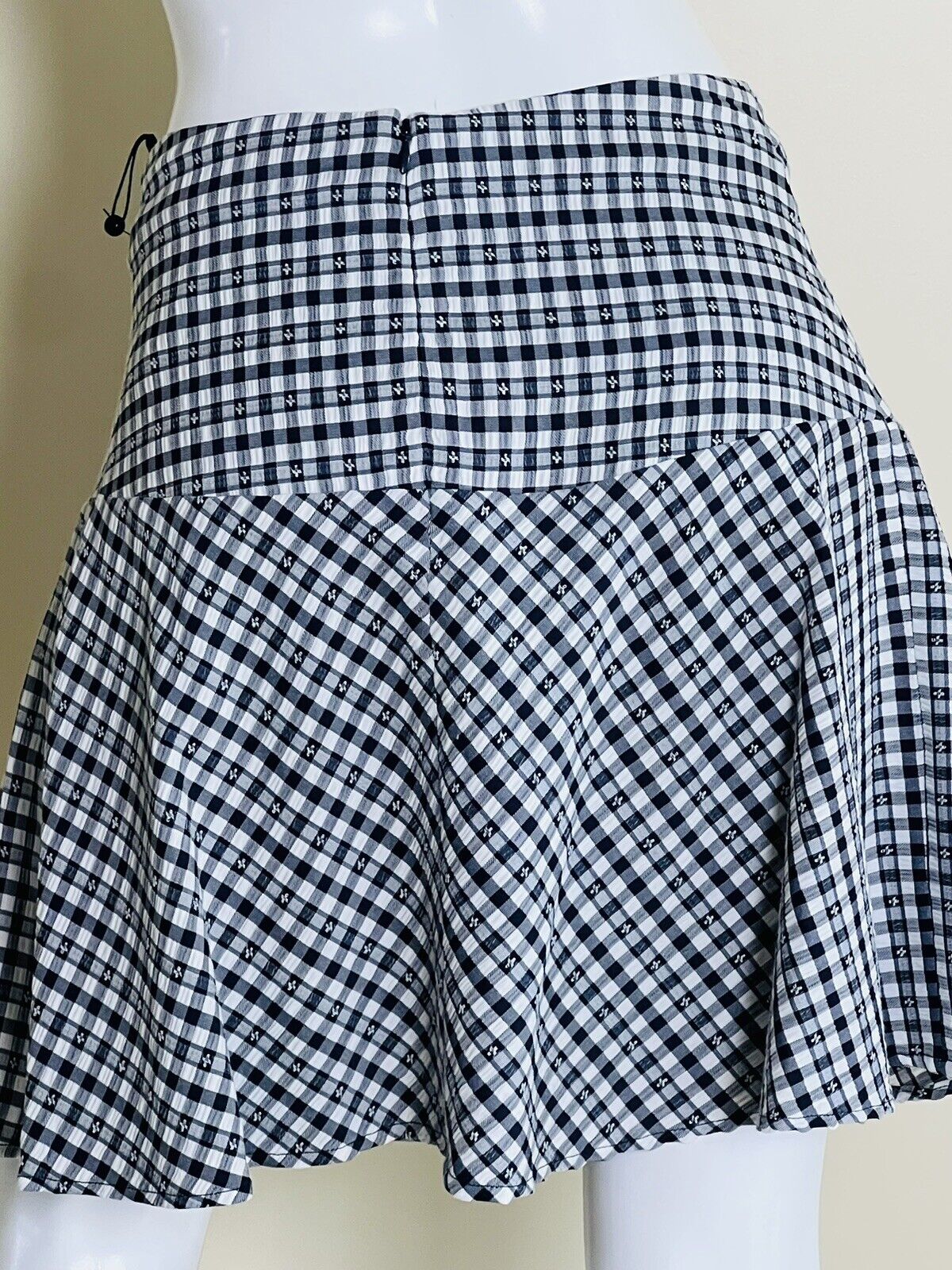 Tommy Hilfiger Size 4 A Line Skirt Lined Navy Blue White