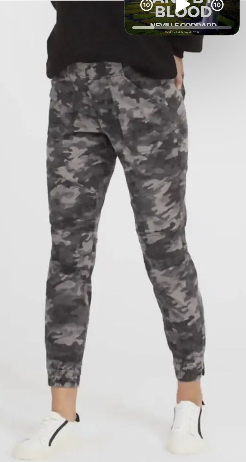 Spanx Women’s Twill Jogger Pants Olive Black Camo Print Size S $128 Retail (2)