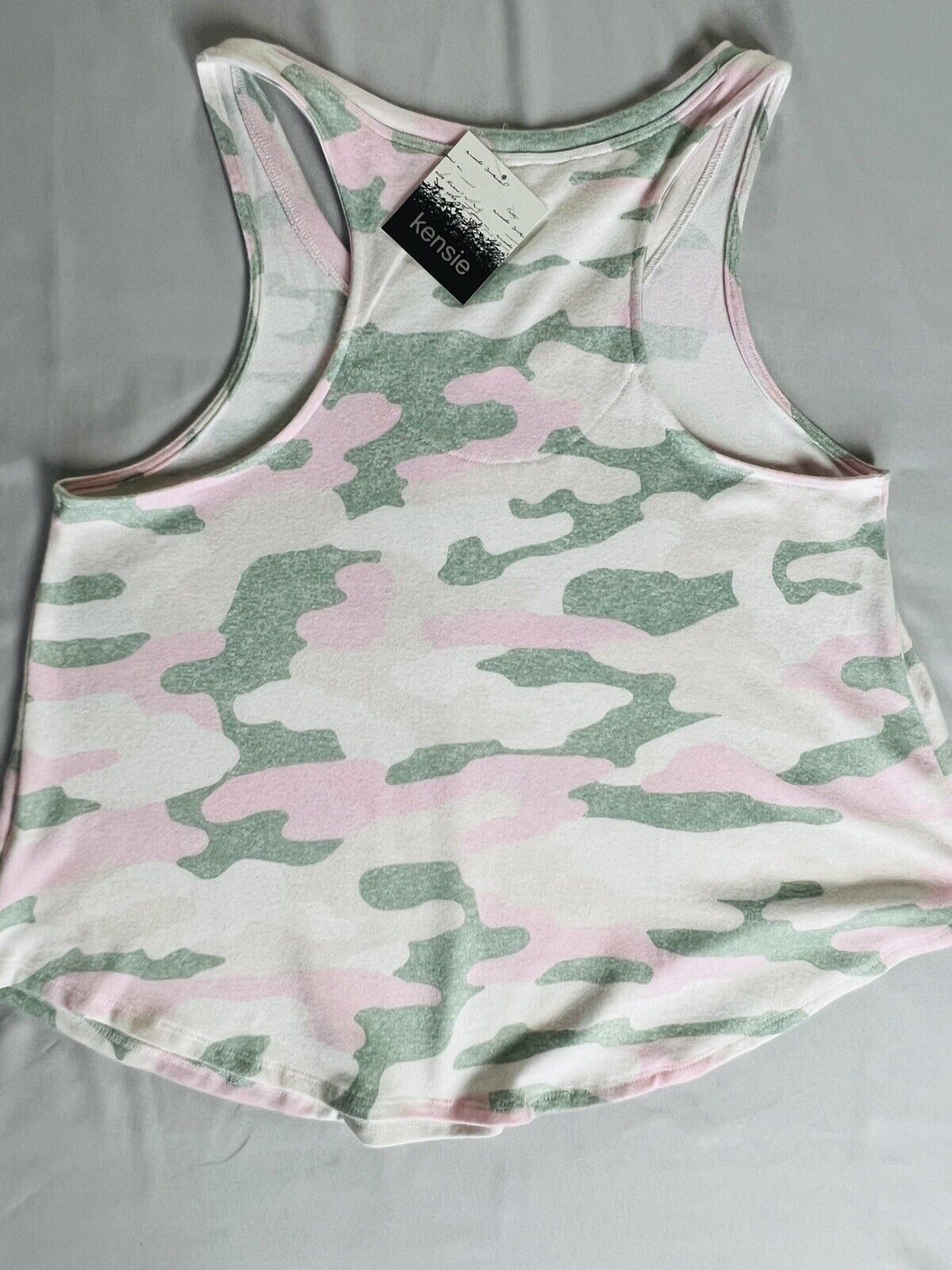 Kensie Women’s Cropped Tank Top, Camo Sz L Fleece