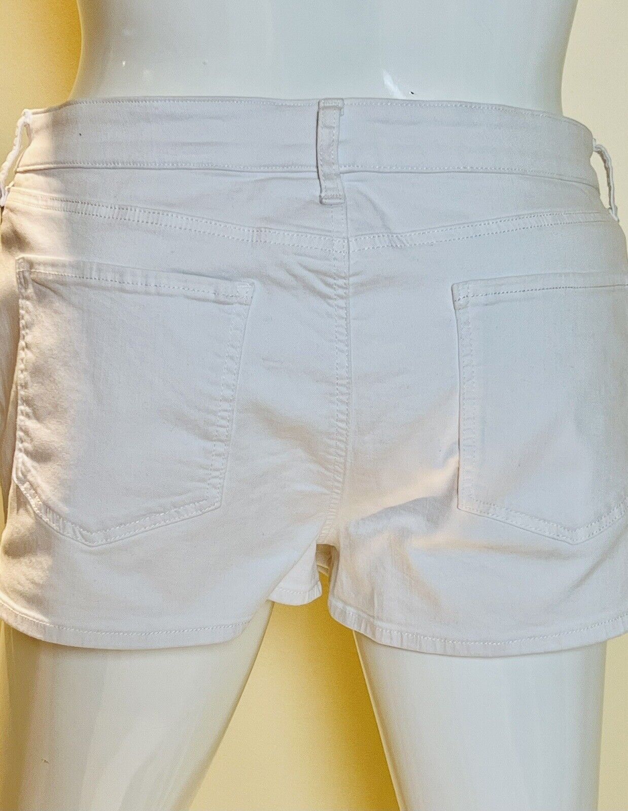 SO GOOD FOR LIFE Women's White Shorts Sz 18 (9)