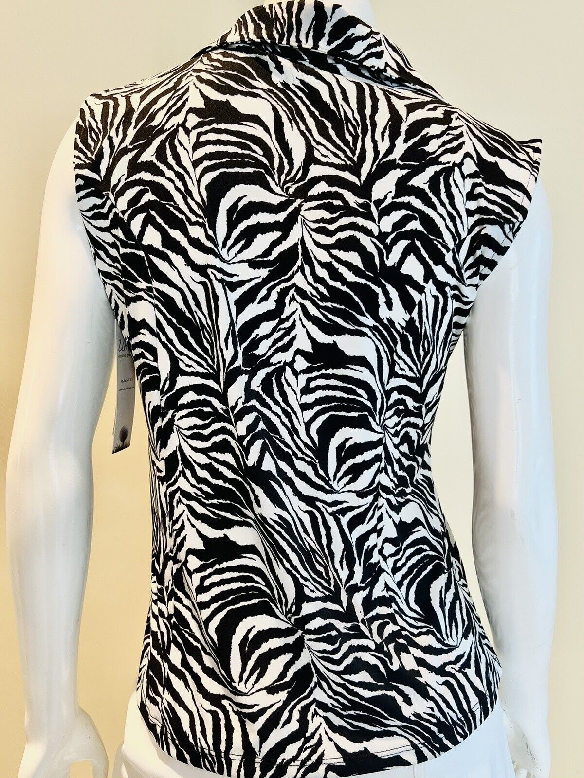 UBU ON THE GREEN Women’s Top Zebra Pattern Golf Shirt Size M (11)