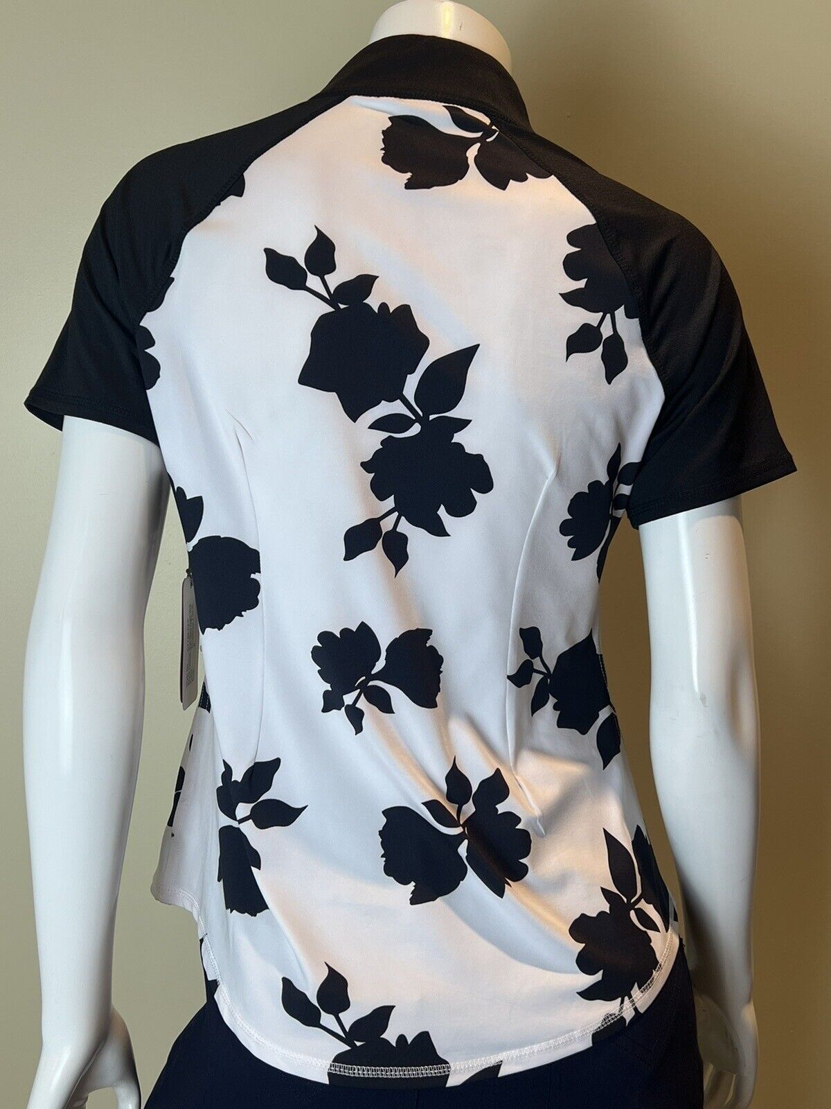 JOFIT Women's Golf Shirt/Top White Black Floral Size S      (50)