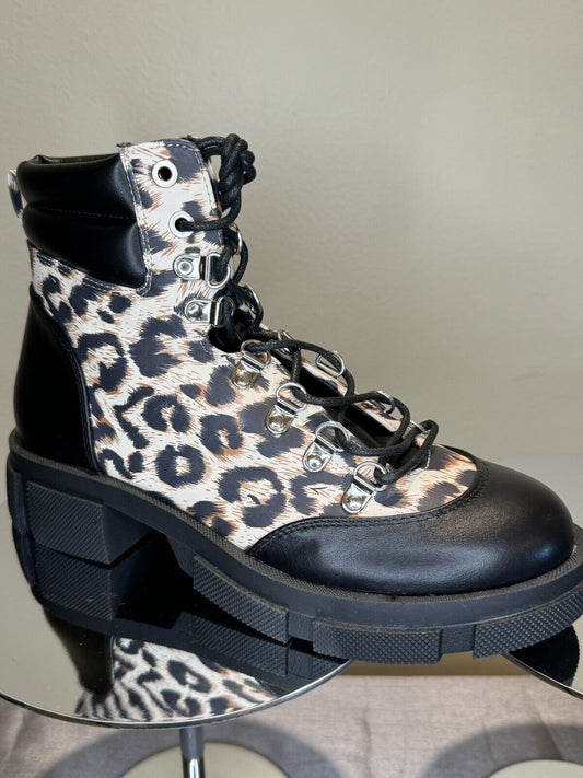 Mixx Shuz Women’s Leopard Lace Up Boots Size 7