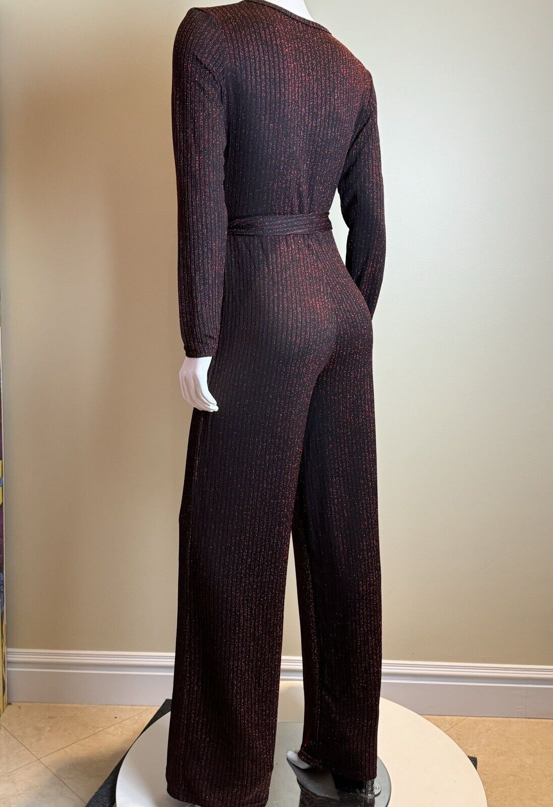 Women’s Glitter Jumpsuit Long Sleeve Bodycon Romper Sz L.  (75)