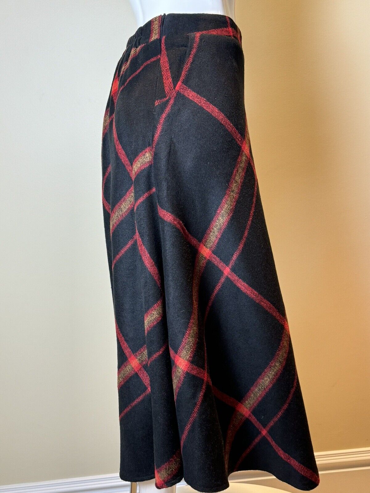 Tanming Elastic Waist Wool Plaid A-Line Pleated Long Skirt Sz S.       (52)