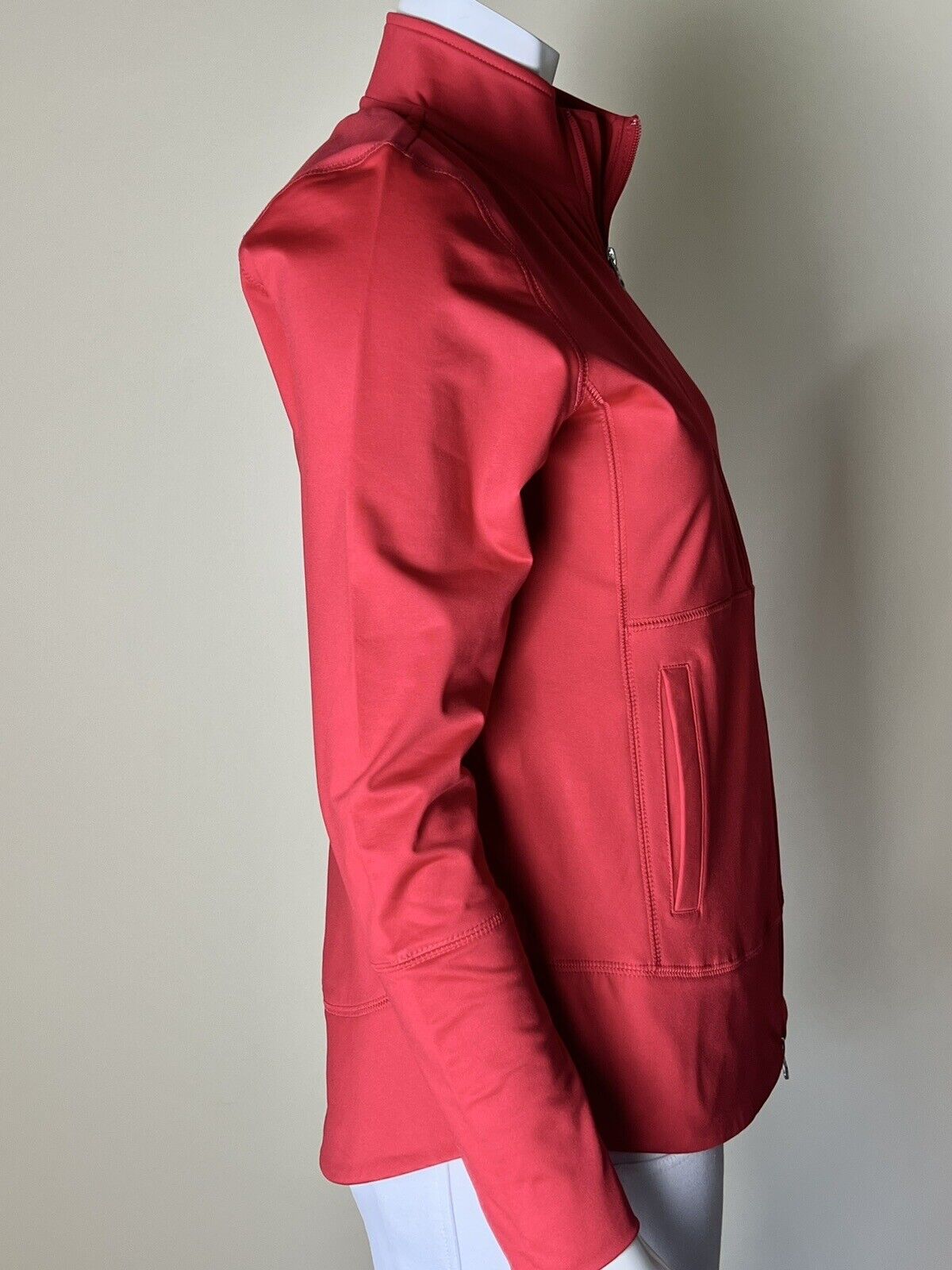 JOFIT Women’s Red GOLF JACKET Sz S STRETCH     (52)