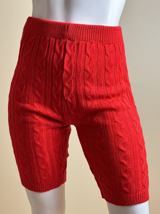 LOVE SENSE Women’s Knit Red Shorts Sz M.   (72)