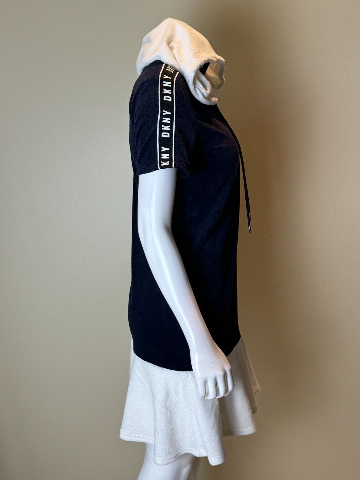 DKNY Women’s Sz S Navy Dress Ruffle Hooded.    (58)