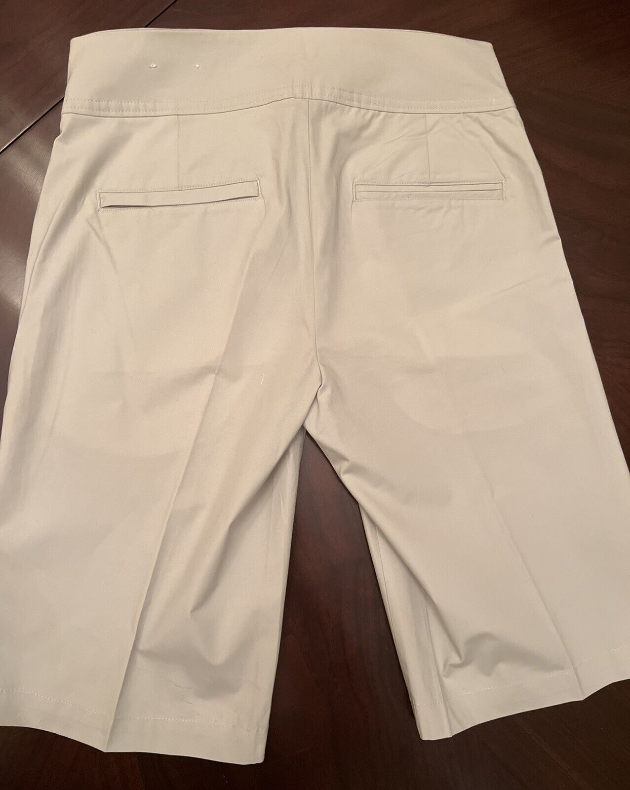 Calvin Klein Women’s Shorts Size 2 Beige