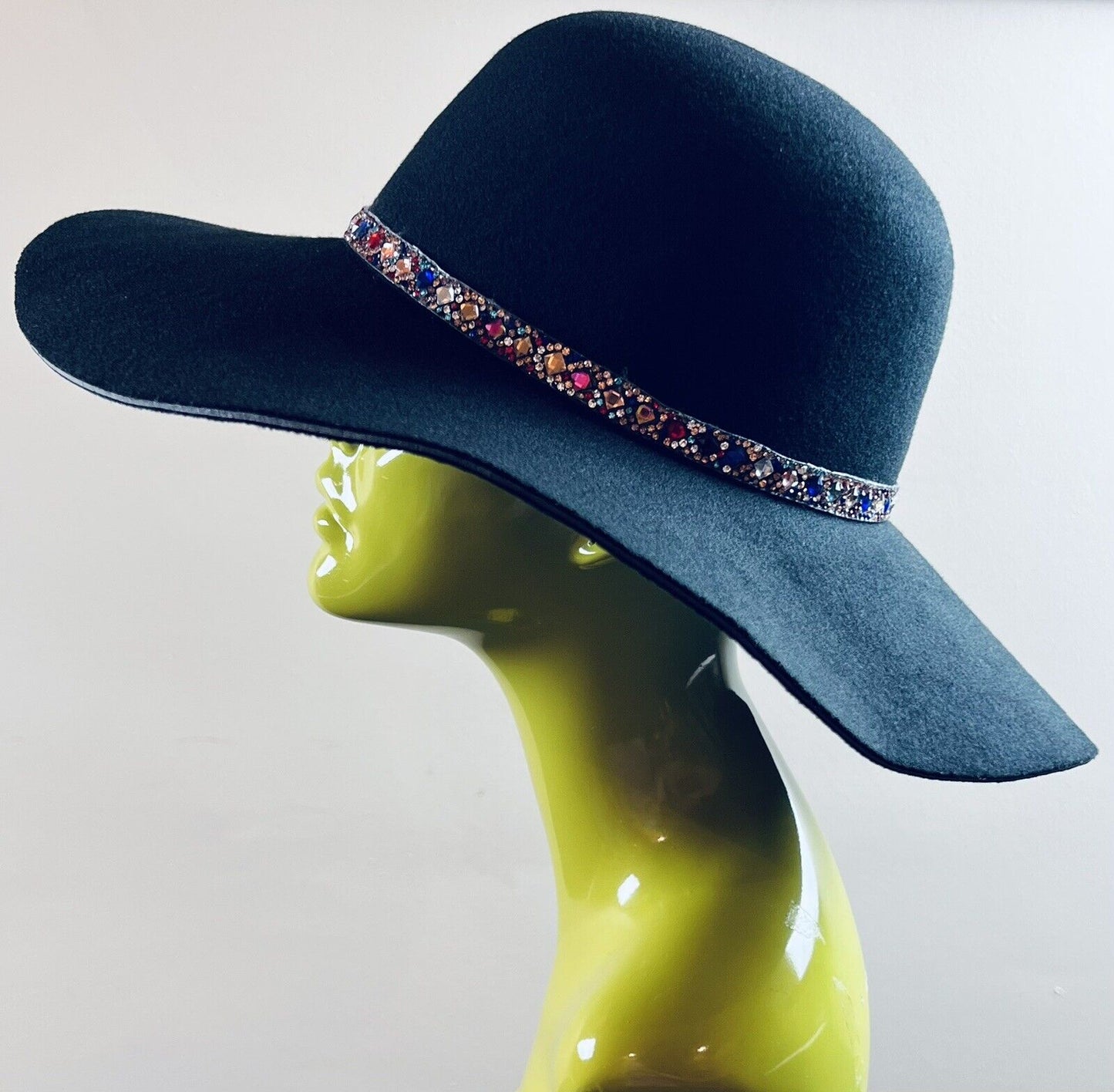 ORCHID LOVE Wide Brim Hat Women’s Rhinestones Decor Floppy Cap Black