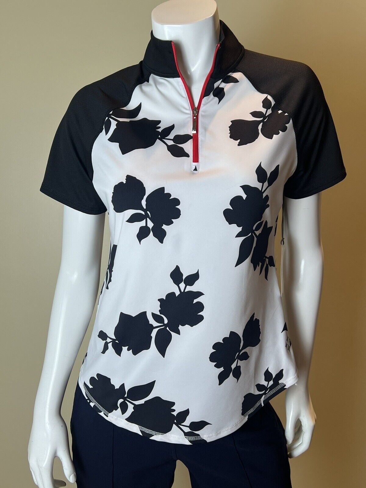 JOFIT Women's Golf Shirt/Top White Black Floral Size S      (50)